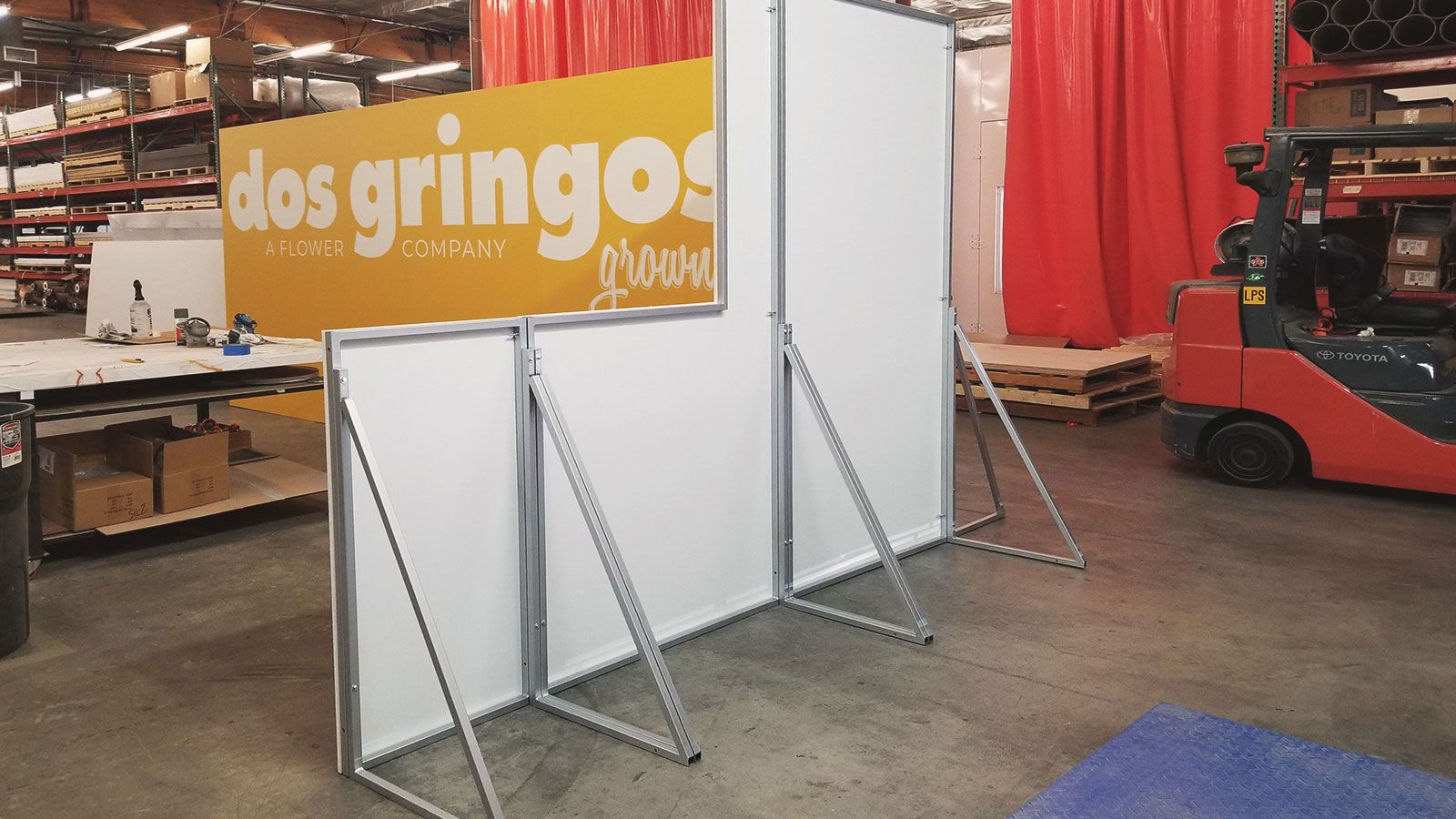 dos gringos gatorboard signage