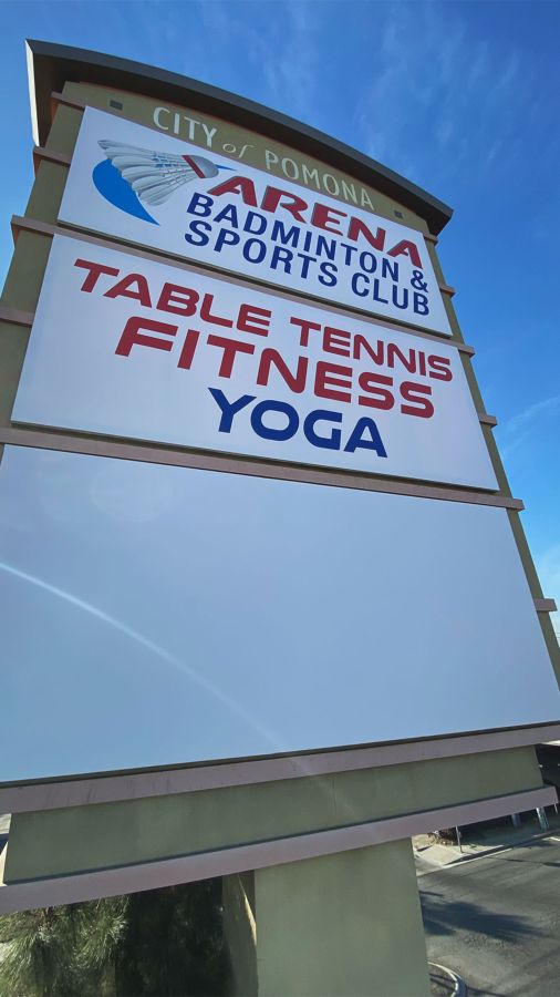 Badminton arena pylon sign