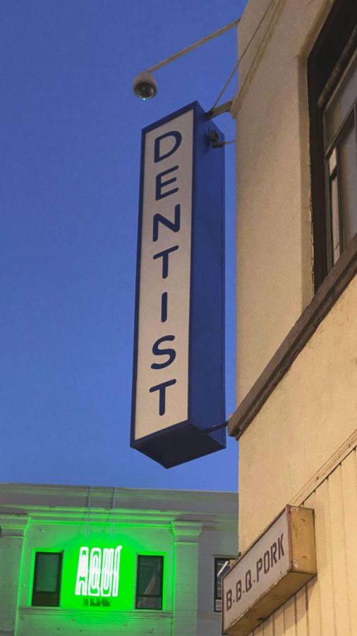 DTLA Smile double-sided light box