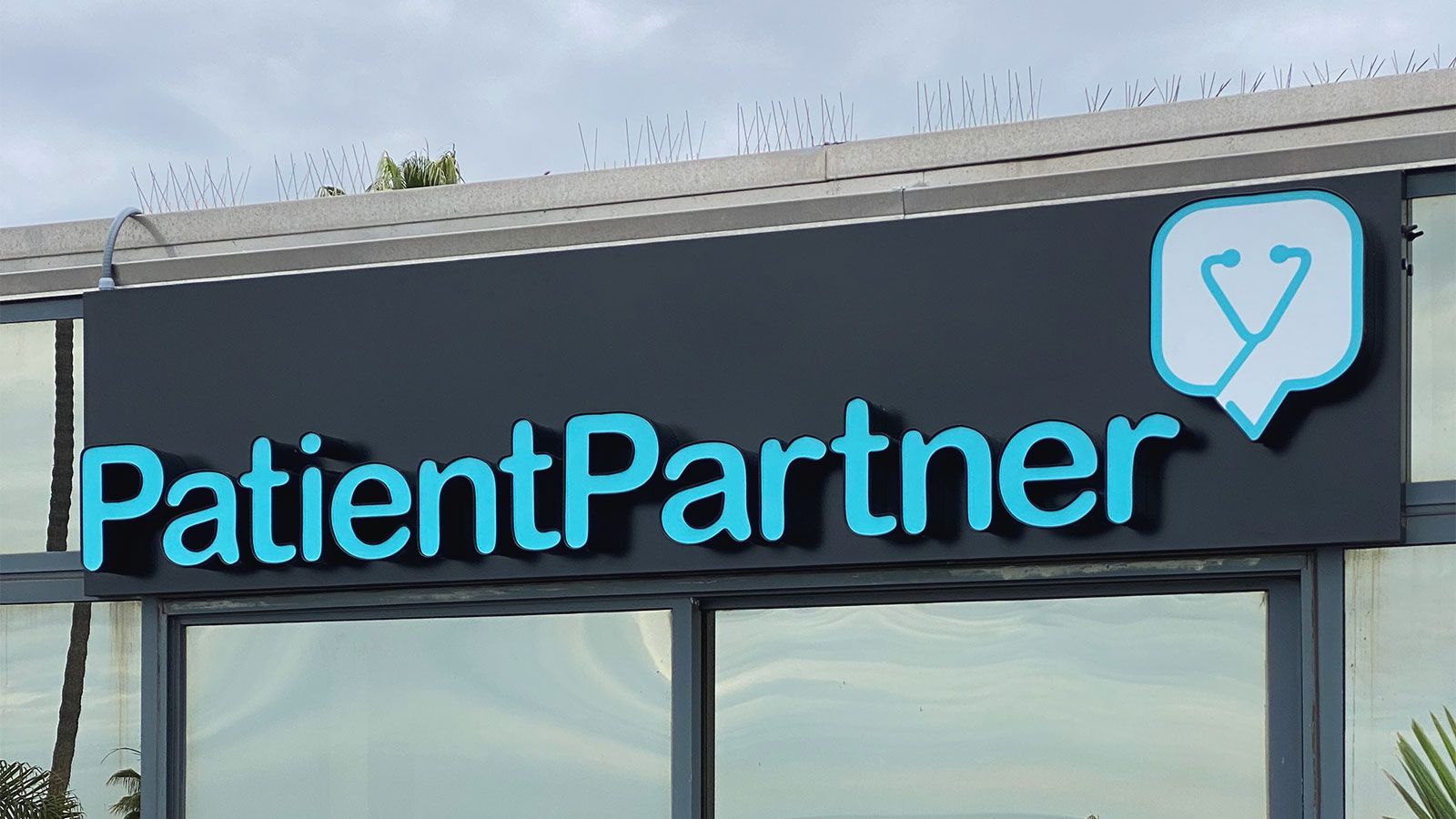 Patient partner high rise sign