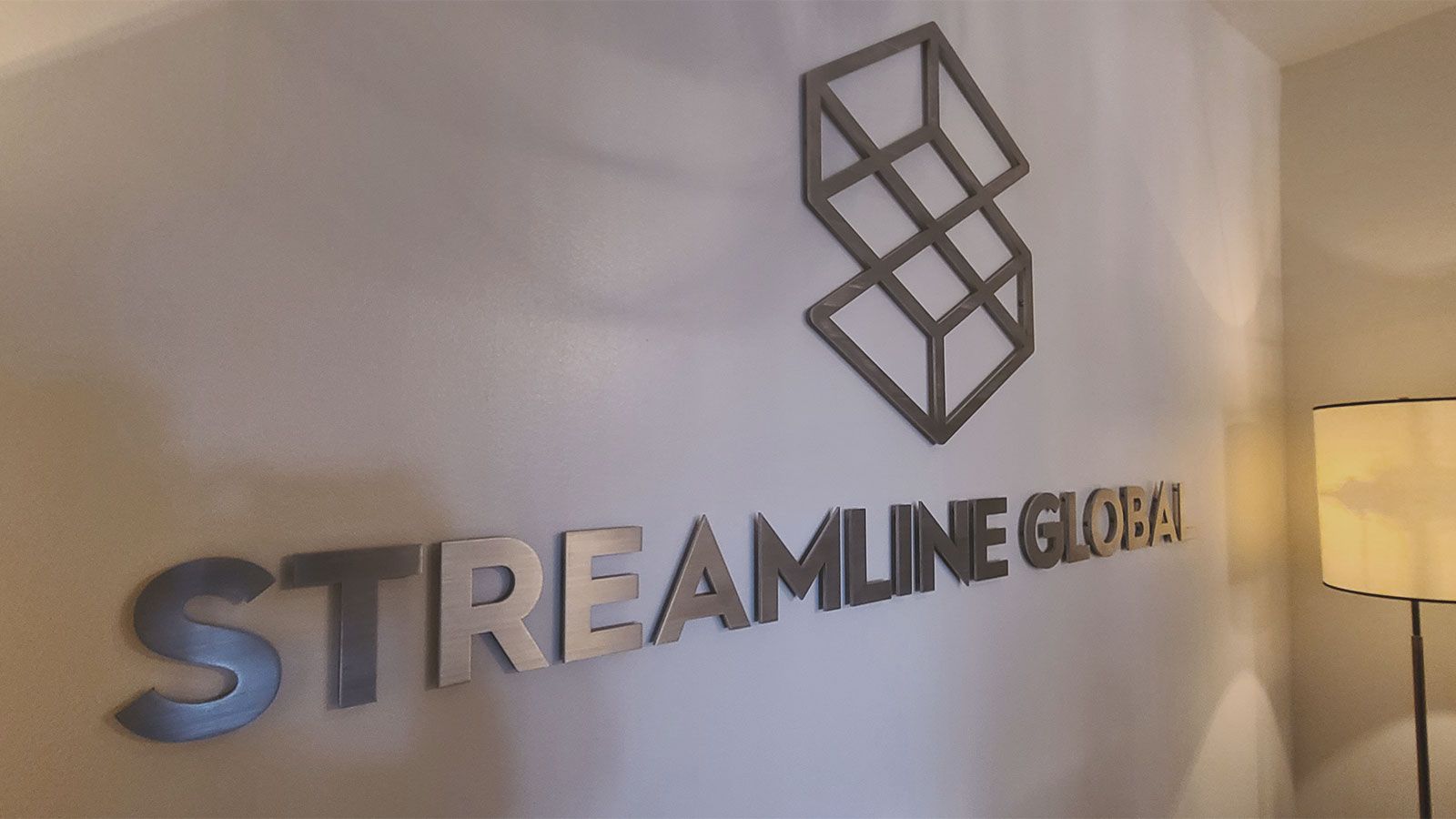 Streamline global 3d letters