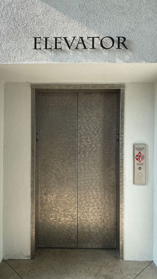 elevator 3D sign