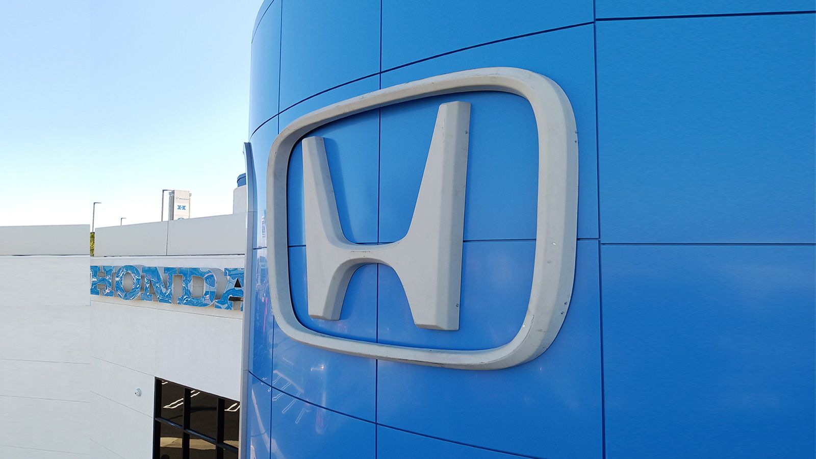 honda outdoor logo sign