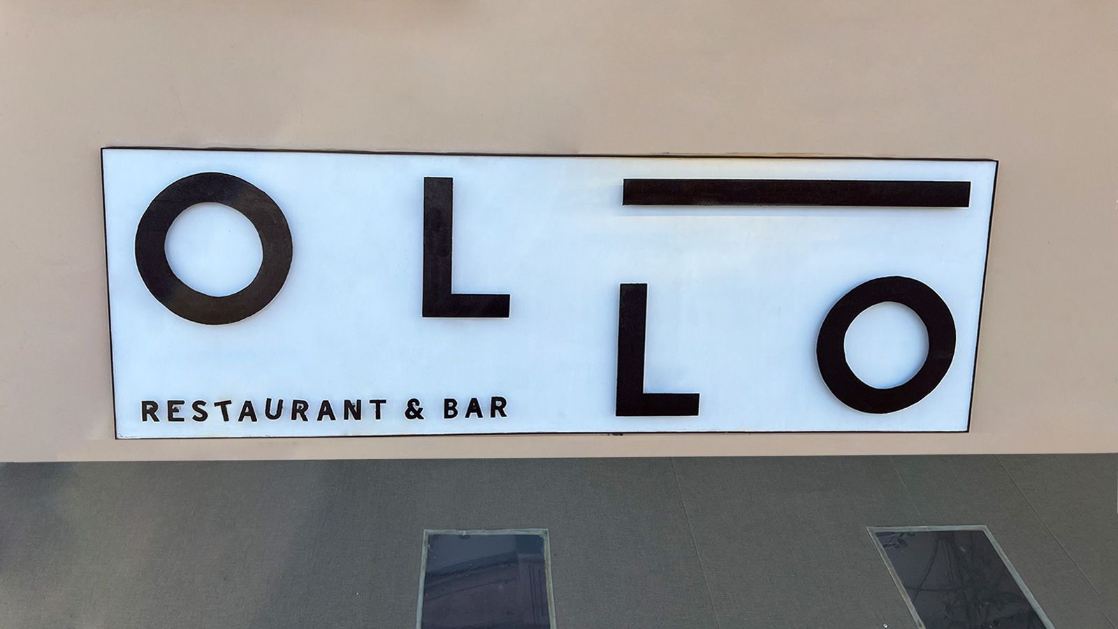 ollo outdoor sign repair