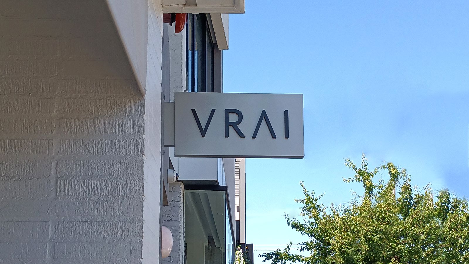 VRAI striking blade sign