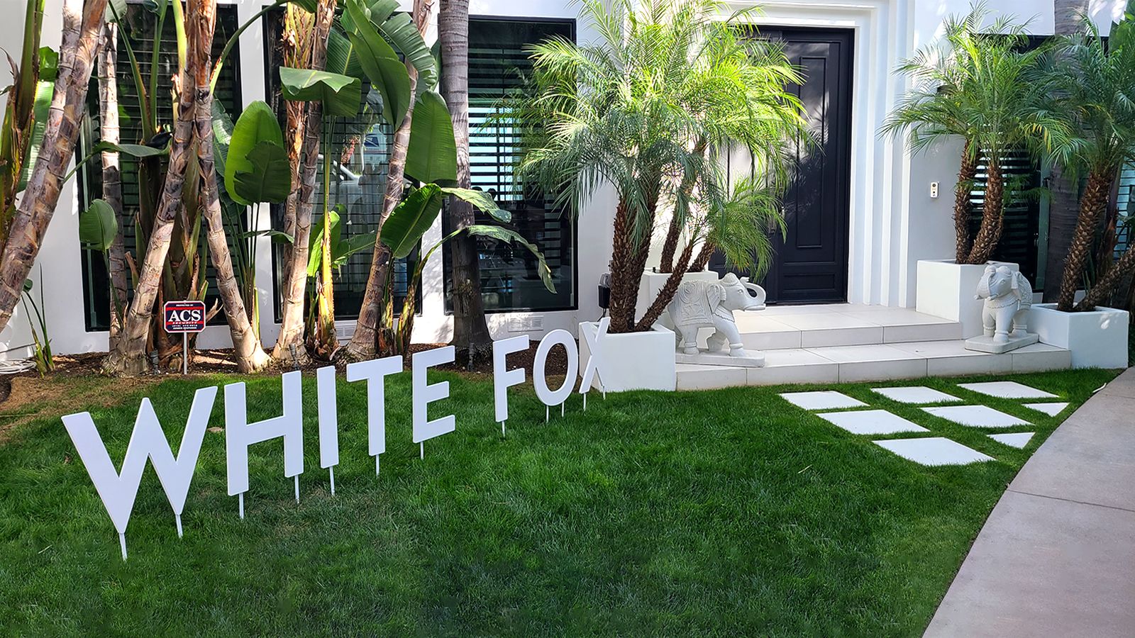 White fox 3D letters
