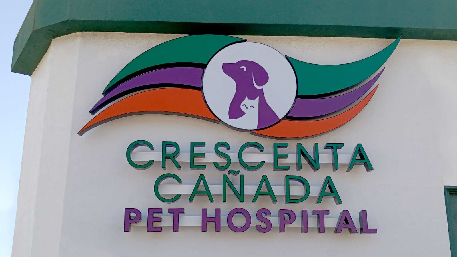 Crescenta Cañada Pet Hospital outdoor channel letters