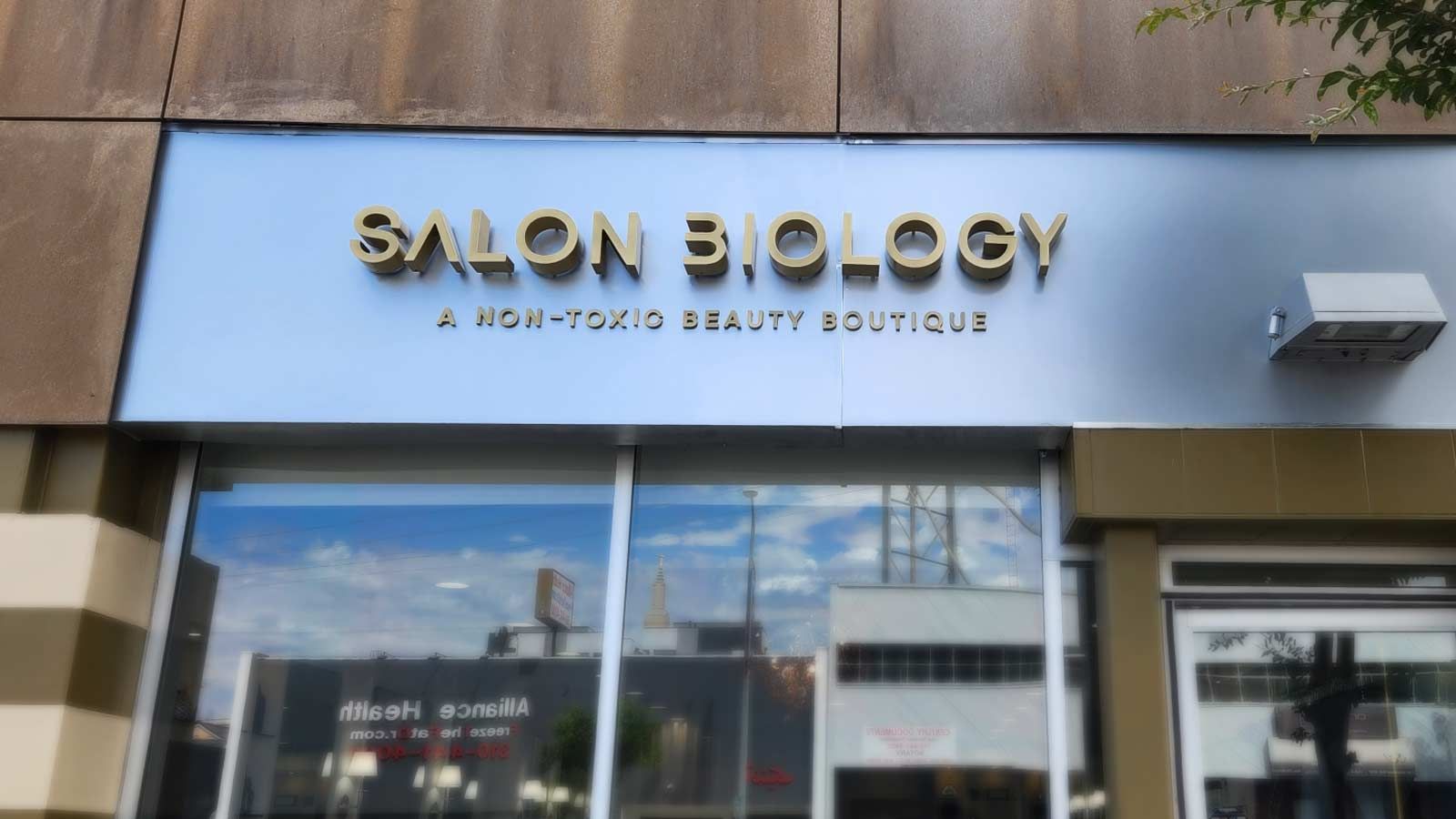 Salon Biology building letters