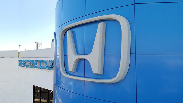 Honda logo sign in a high-rise style made of aluminum for building facade branding