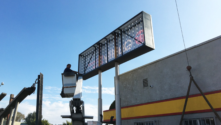 Large-size sign installation with LED illumination for outdoor advertising