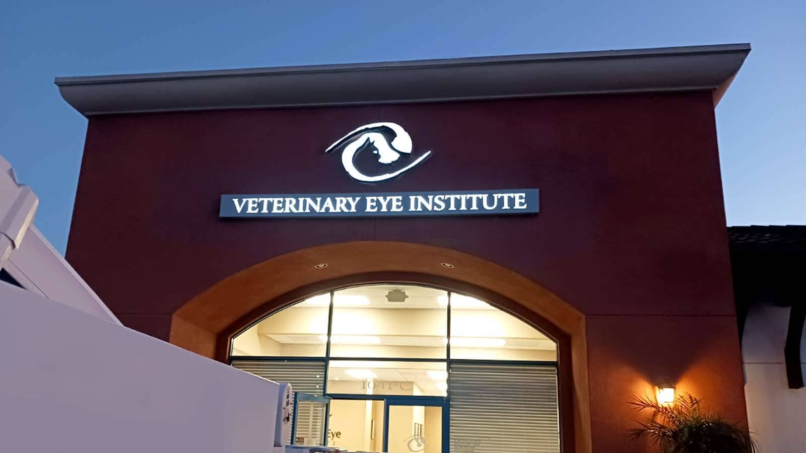 Veterinary Eye Institute light box signs for the exterior