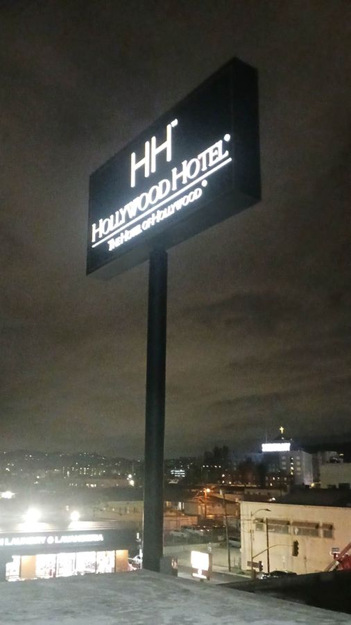 Hollywood Hotel pylon sign placed outdoors
