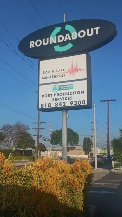 Roundabout Led Signs Roundabout Entertainment pylon sign for advertisement | Front Signs