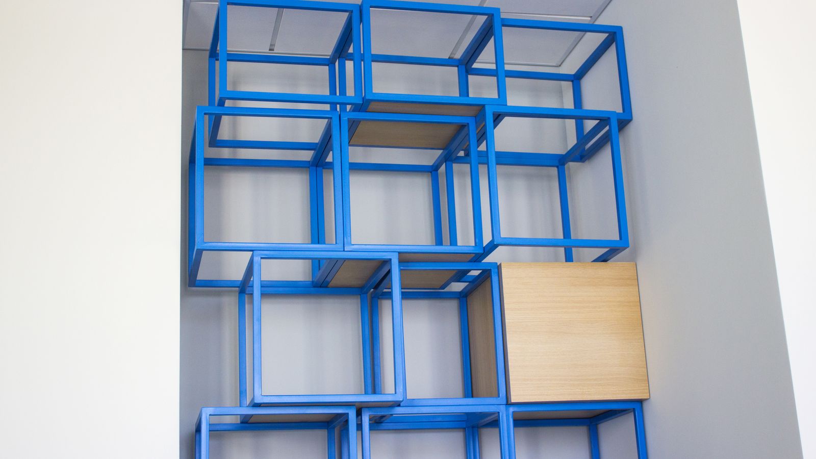 decorative blue cubes aluminum sign