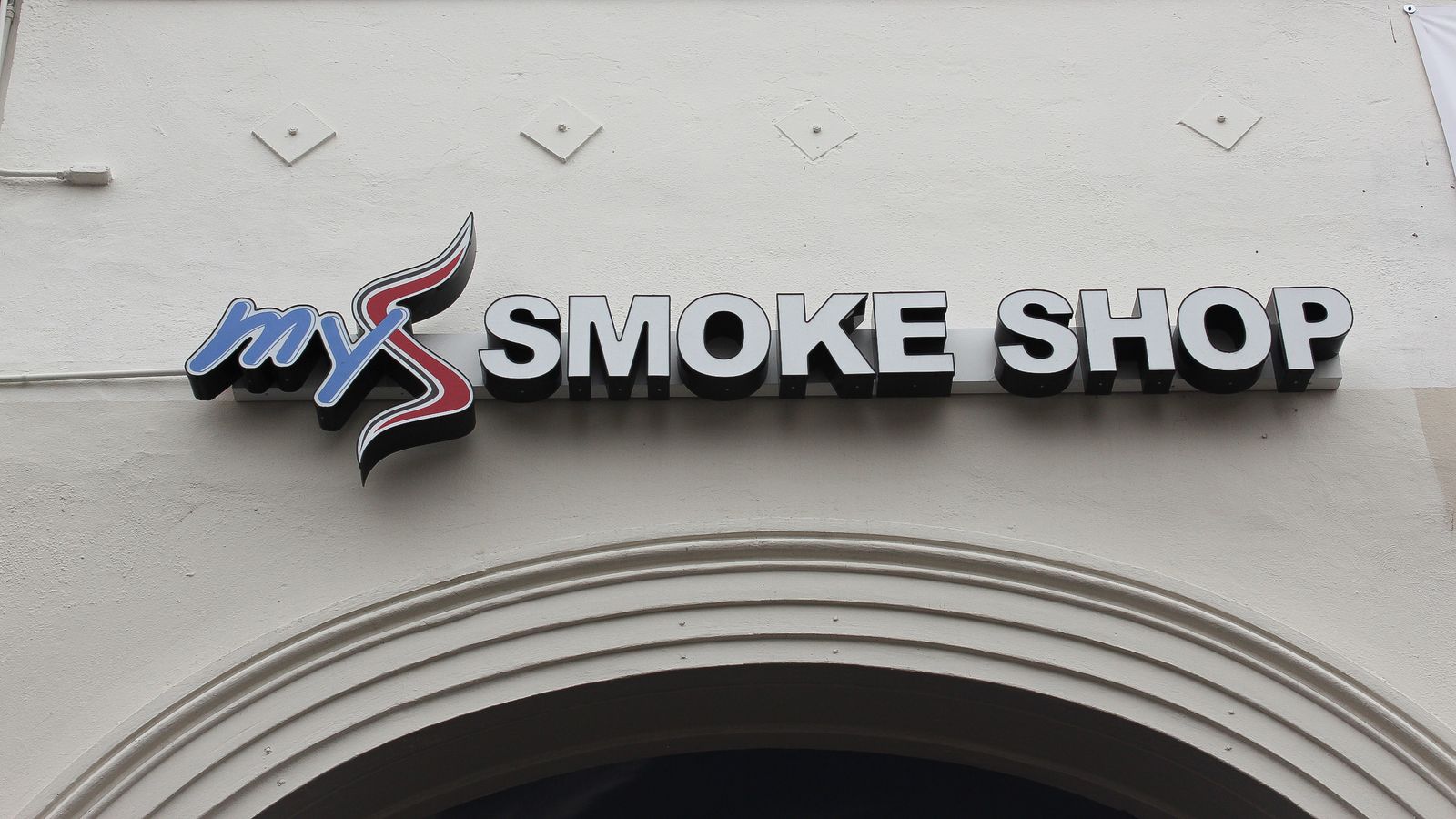 my smoke shop dimensional letters