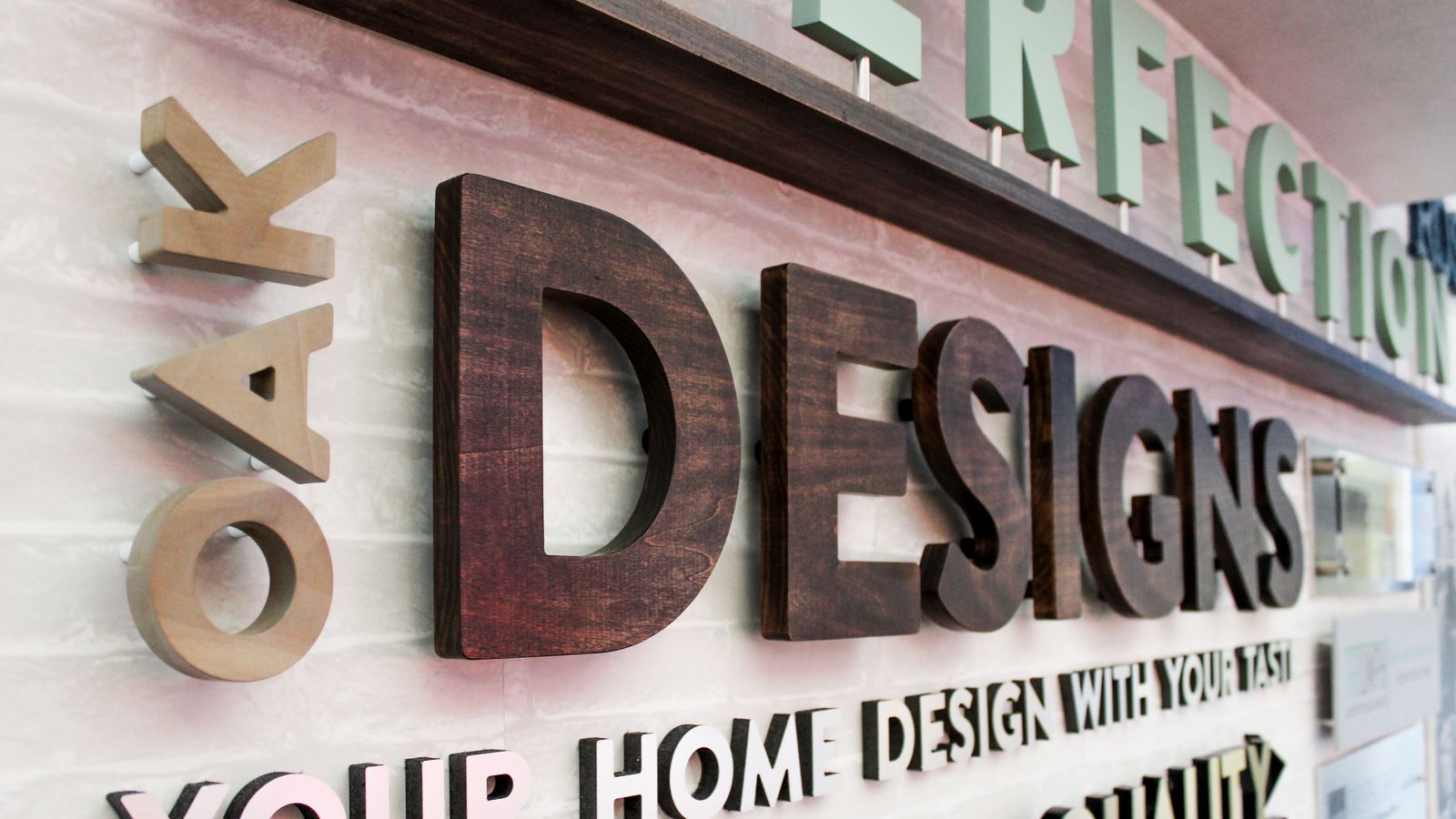 showroom different style 3d letters