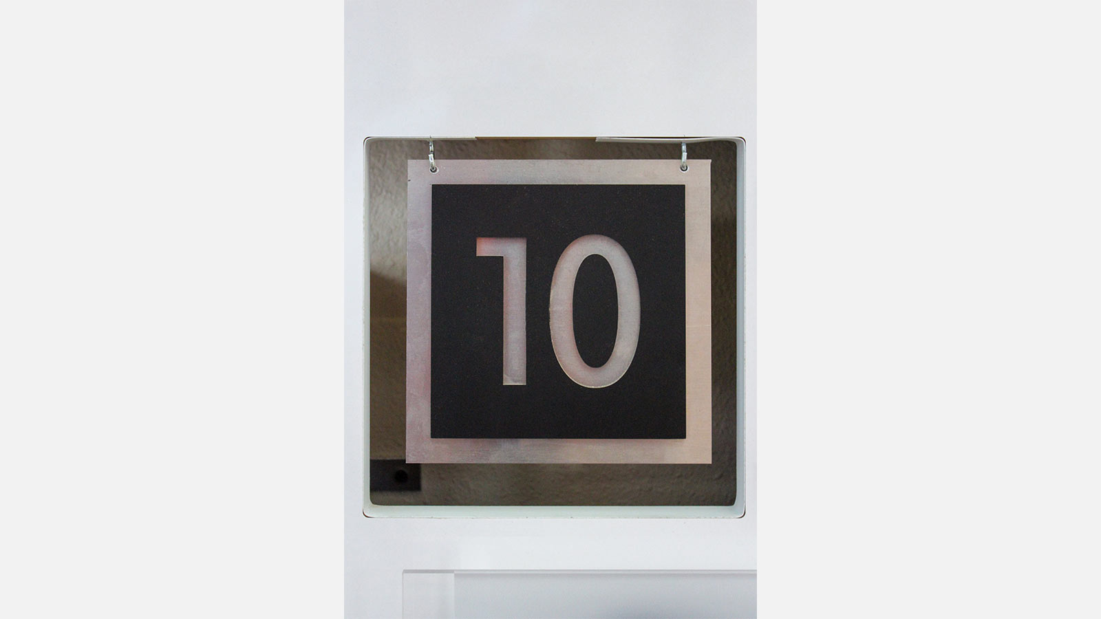 10 acrylic and aluminum number sign