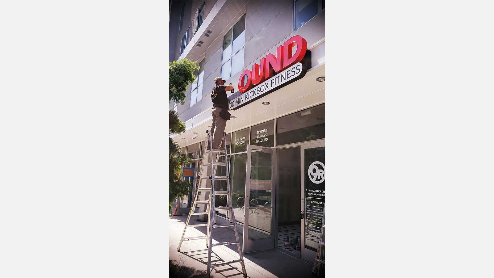 9round gym signage installation process