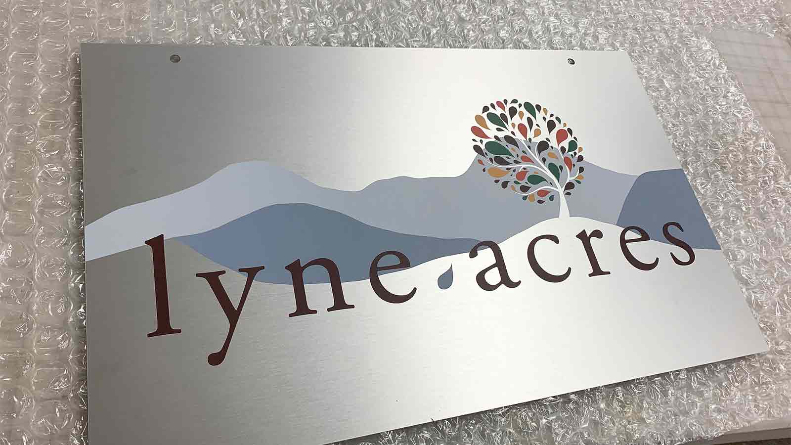 lyne acres custom aluminum business sign