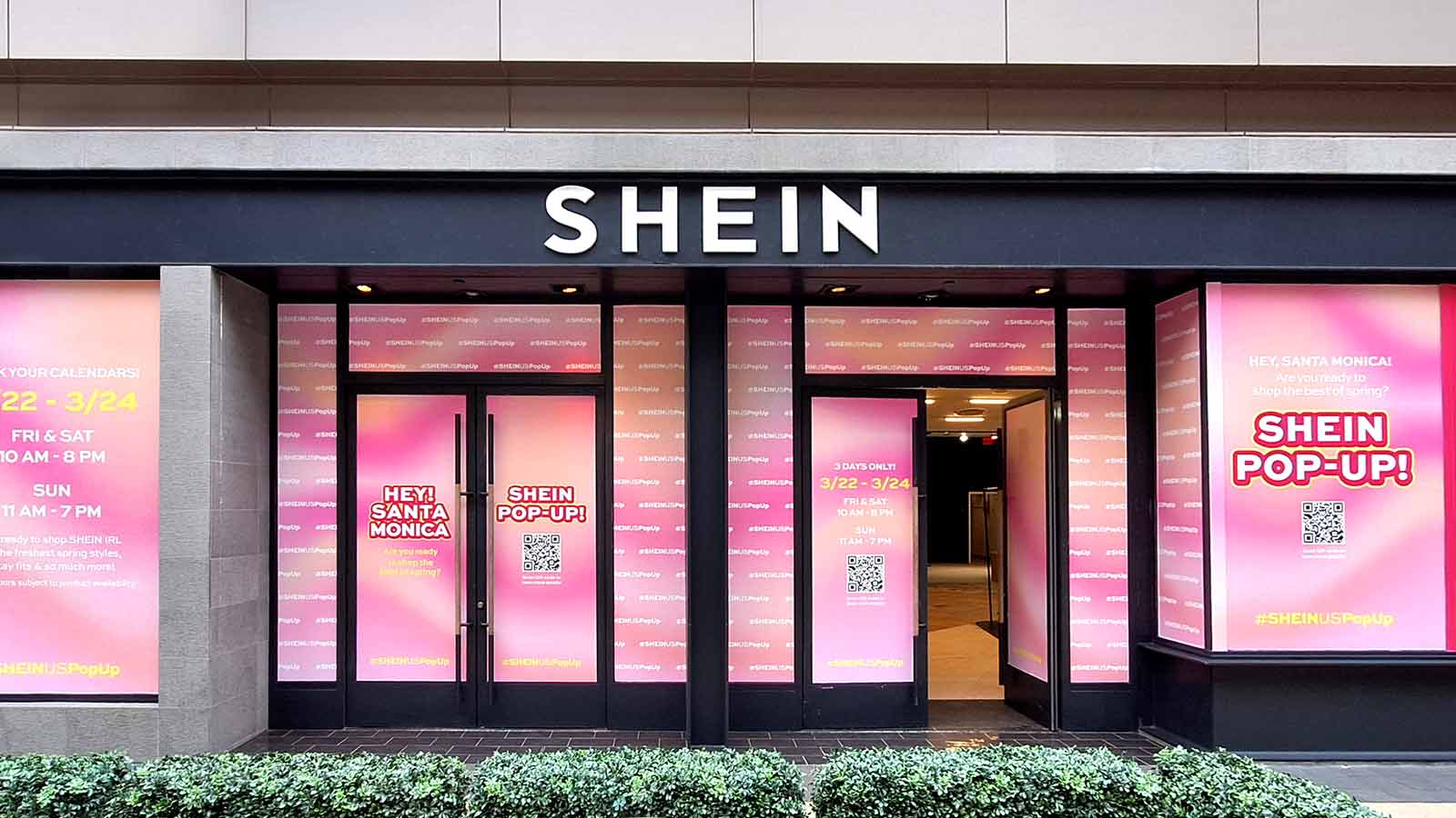 shein 3d letters on the building facade