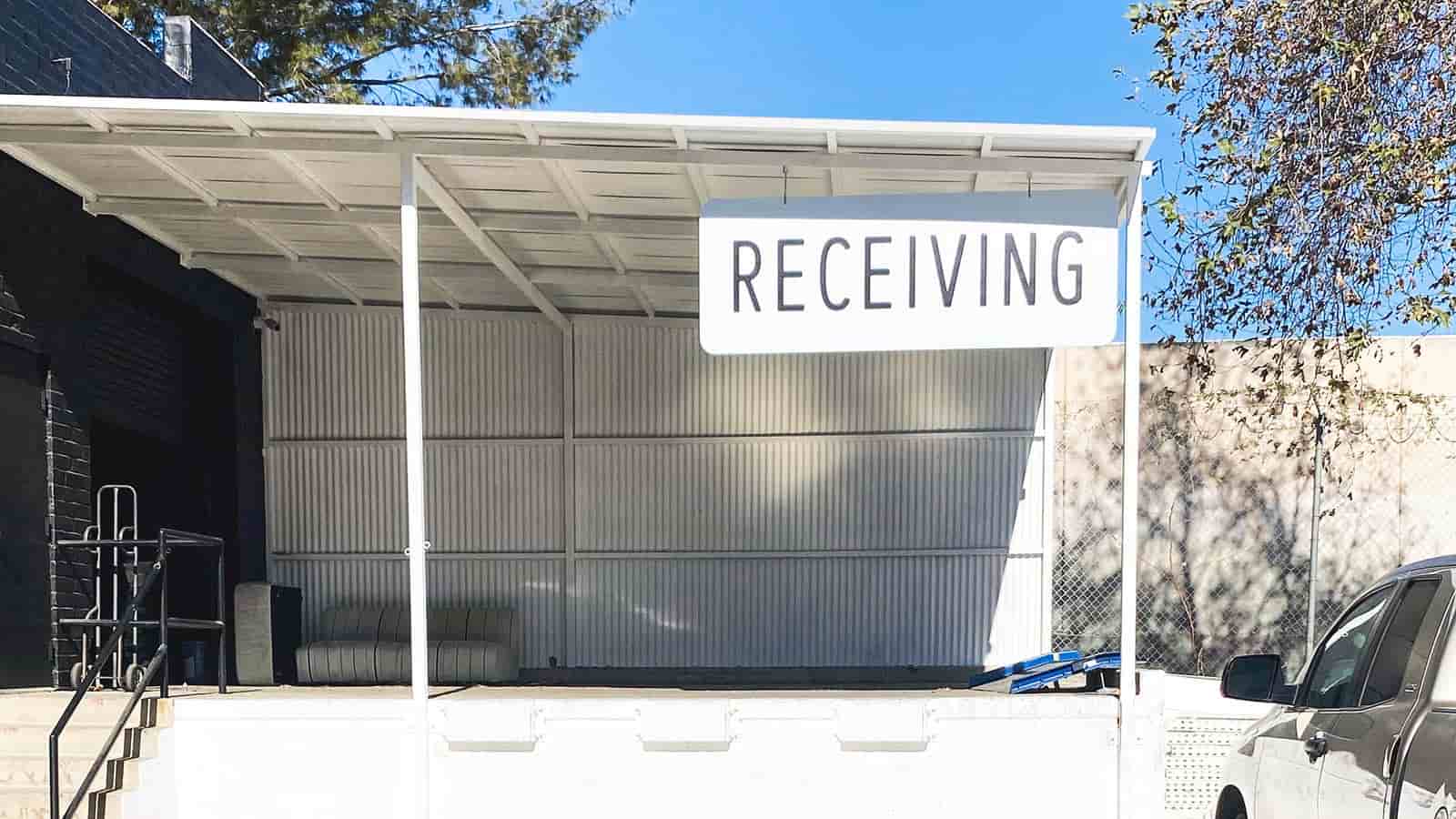 receiving hanging dibond sign
