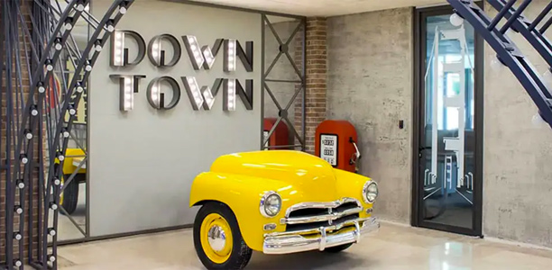 Front Signs, a sign making company in Los Angeles – custom displays for businesses