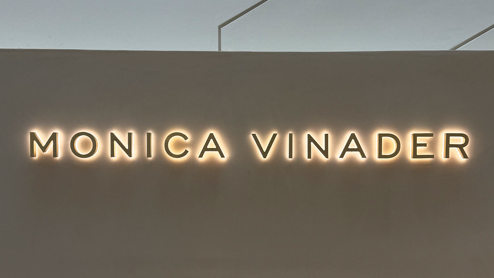 MG2 Halo-Lit Letters for Branding