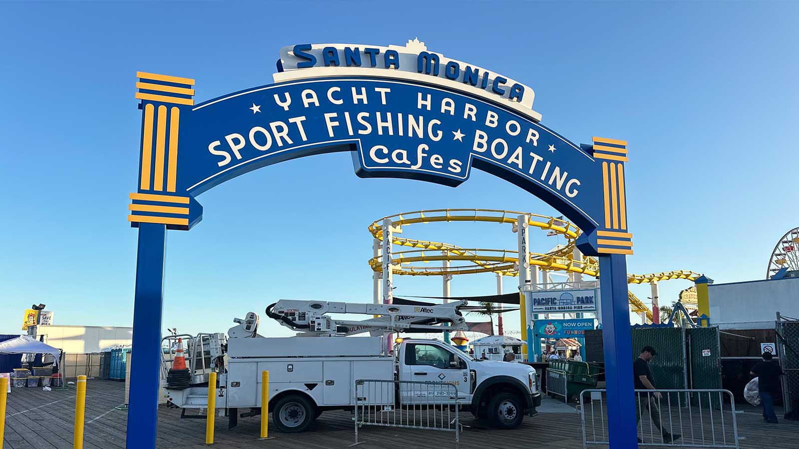 city of santa monica wayfinding sign installed at entrance