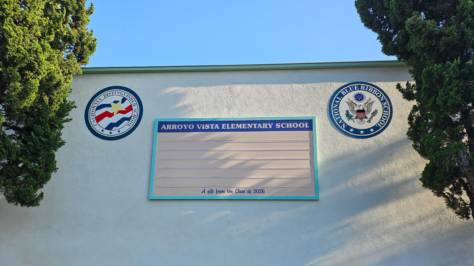 arroyo vista pta marquee box sign on school wall